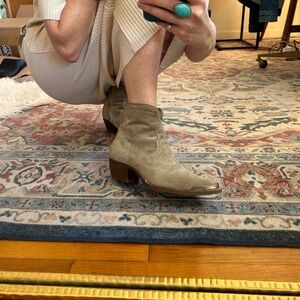 Frye Shane boots, Ash color, 8